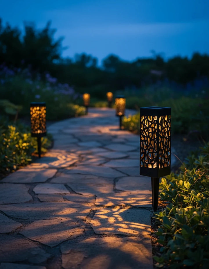 The Willow Solar Garden Lantern