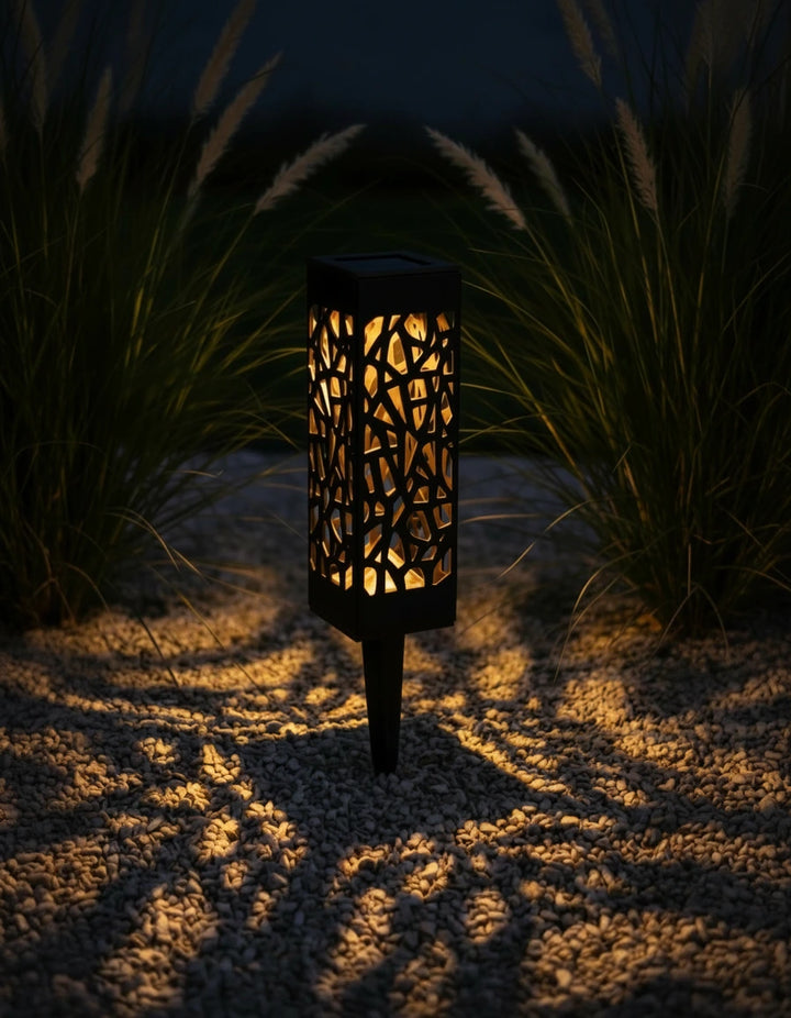 The Willow Solar Garden Lantern